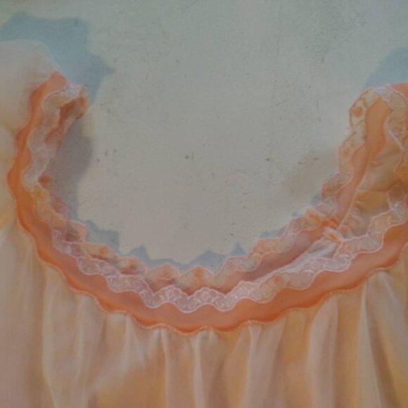 Vintage soft pink nighty, Small size - Picture 3 of 4